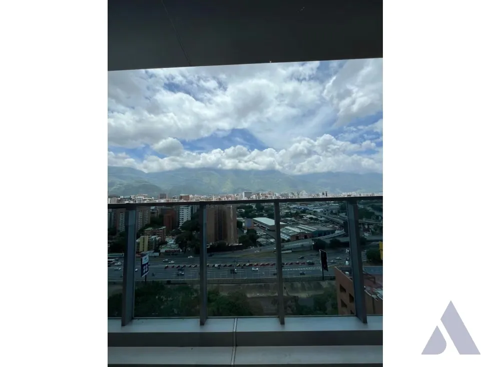 Vendo/alquilo oficina/local c/ terraza 250m2 Las Mercedes 5753 - 9
