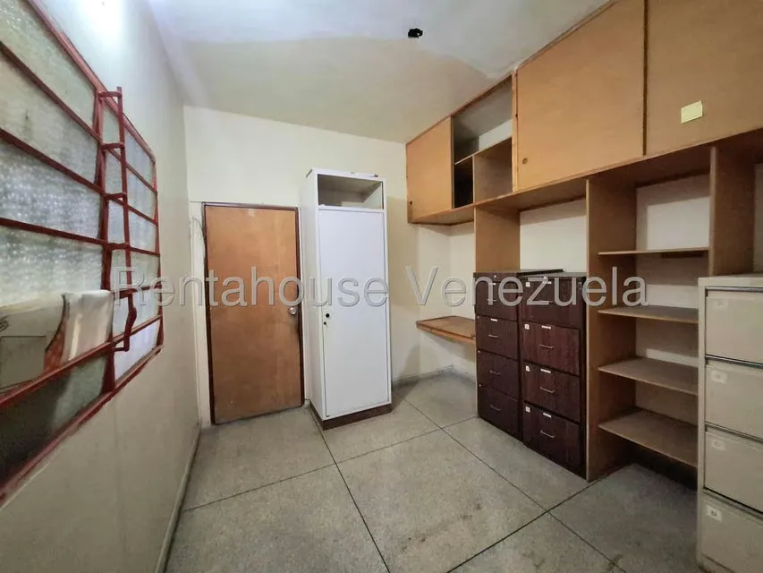 Edificio en Venta en Avenida Miranda, Aragua - 11