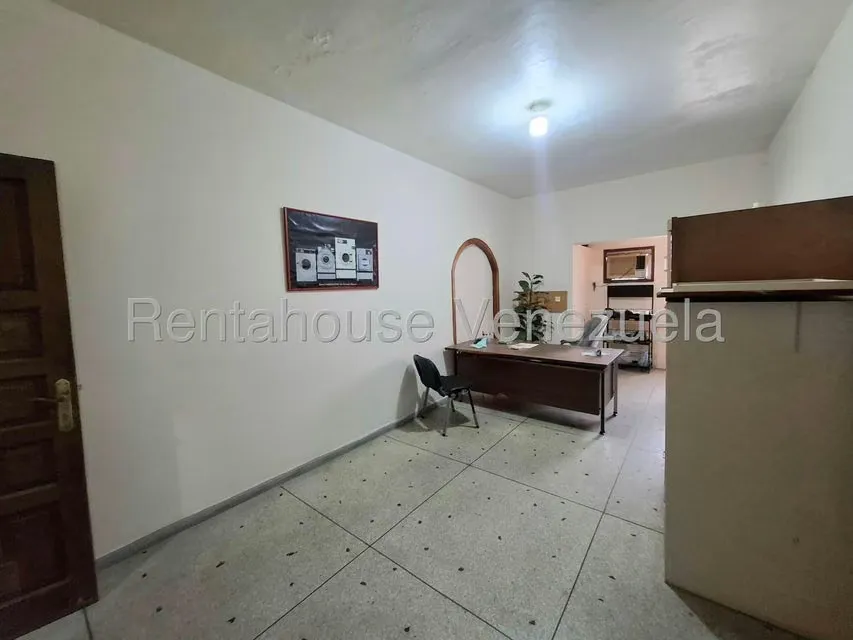 Edificio en Venta en Avenida Miranda, Aragua - 21