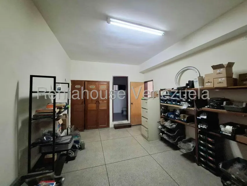 Edificio en Venta en Avenida Miranda, Aragua - 23