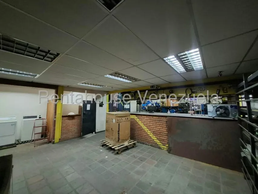 Edificio en Venta en Avenida Miranda, Aragua - 26