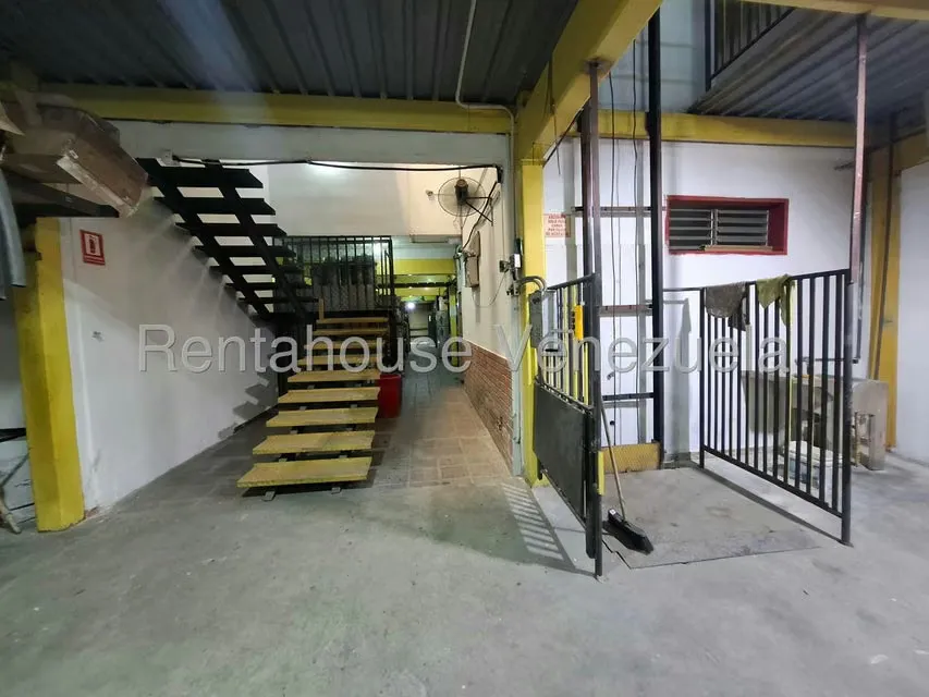Edificio en Venta en Avenida Miranda, Aragua - 30