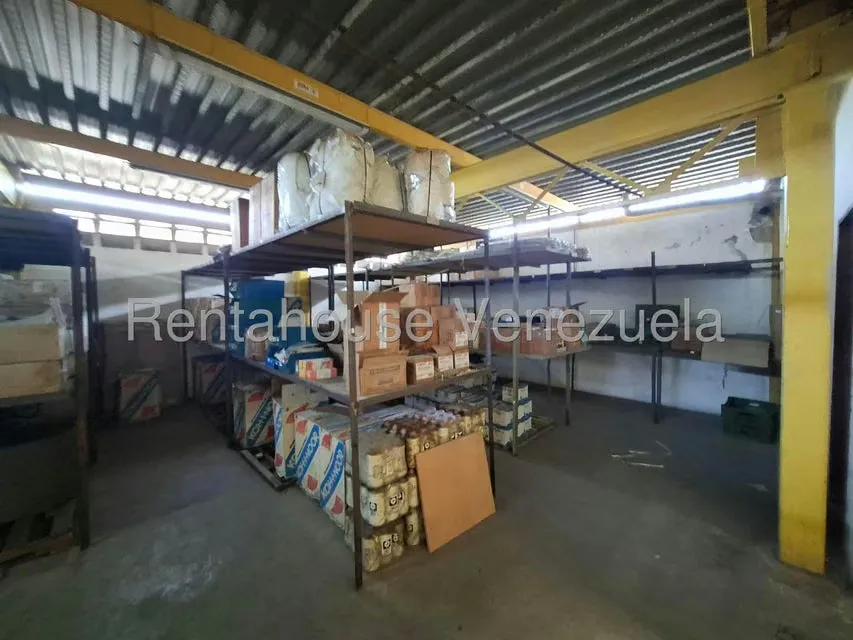 Edificio en Venta en Avenida Miranda, Aragua - 34