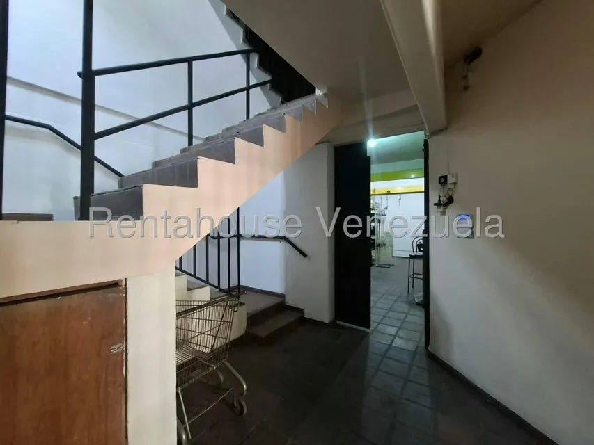 Edificio en Venta en Avenida Miranda, Aragua - 39