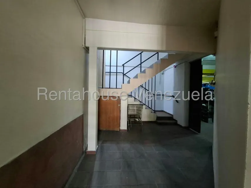 Edificio en Venta en Avenida Miranda, Aragua - 41