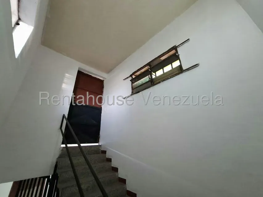Edificio en Venta en Avenida Miranda, Aragua - 42