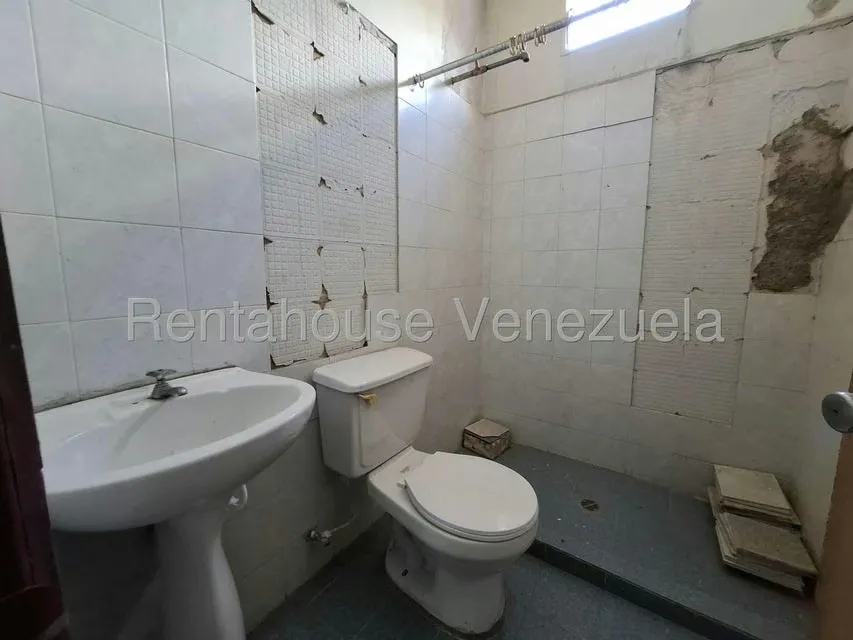 Edificio en Venta en Avenida Miranda, Aragua - 50
