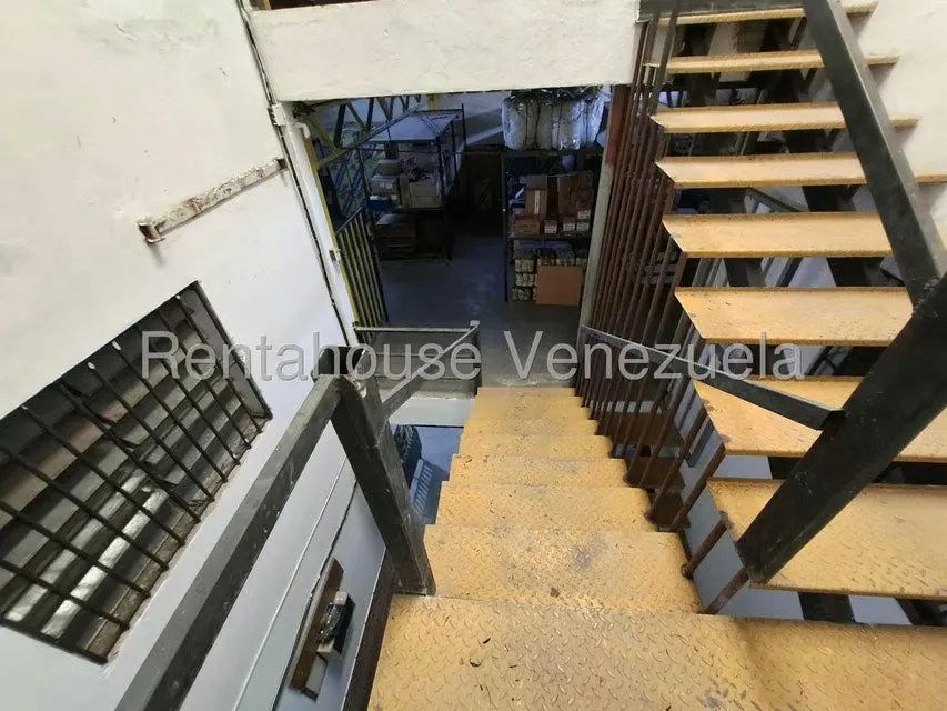 Edificio en Venta en Avenida Miranda, Aragua - 52