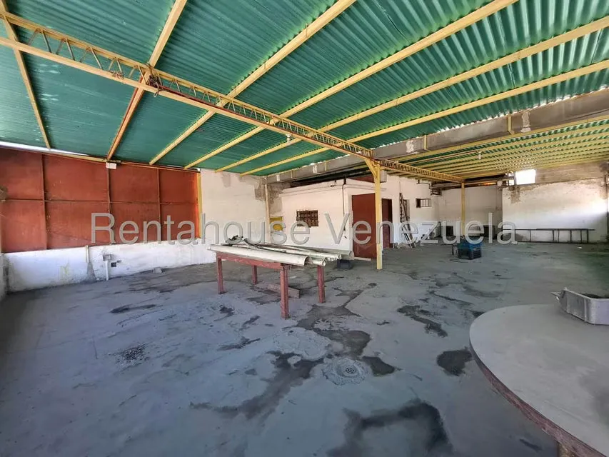 Edificio en Venta en Avenida Miranda, Aragua - 64