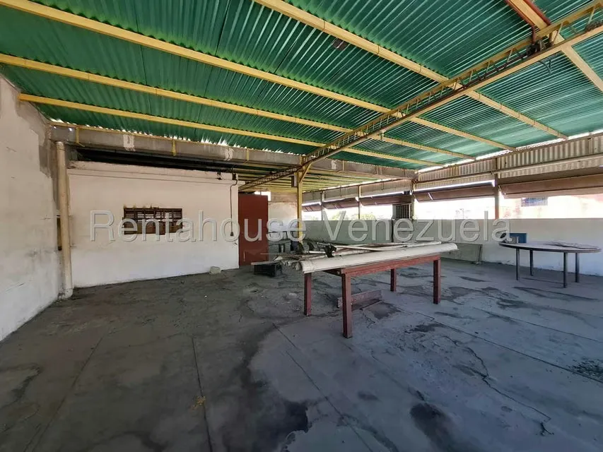 Edificio en Venta en Avenida Miranda, Aragua - 65