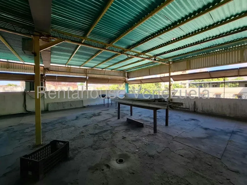 Edificio en Venta en Avenida Miranda, Aragua - 68