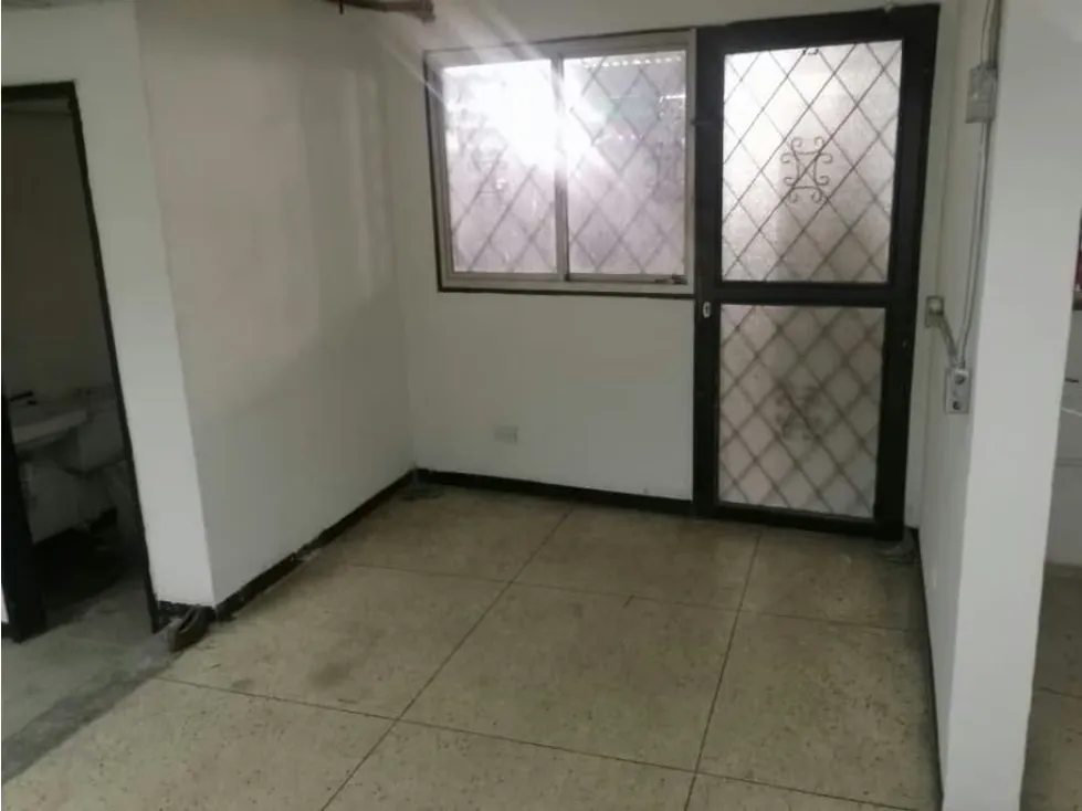 Local en venta 480m², Av. Paez, sector Puente Hierro - 13