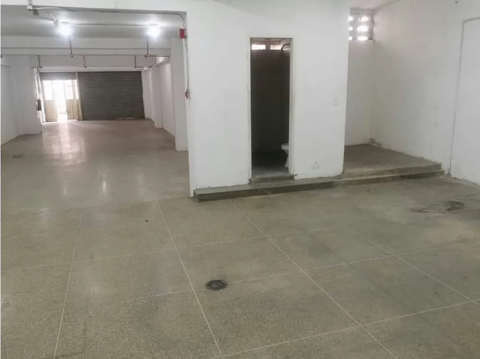Local en venta 480m², Av. Paez, sector Puente Hierro - 5