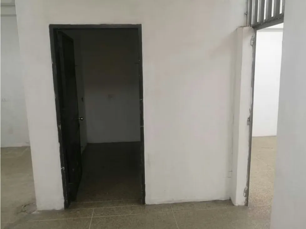 Local en venta 480m², Av. Paez, sector Puente Hierro - 7