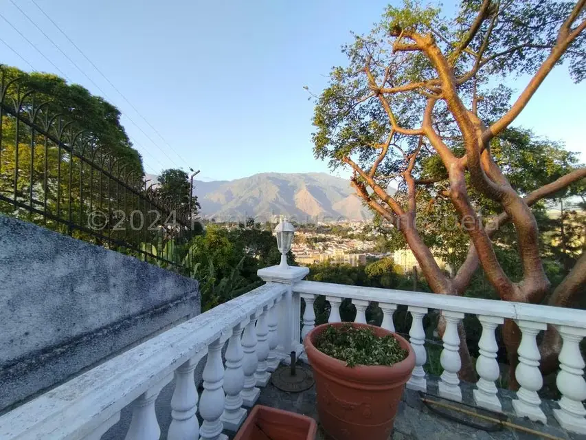 Casa (Duplex) en Venta en Macaracuay, Distrito Metropolitano - 2