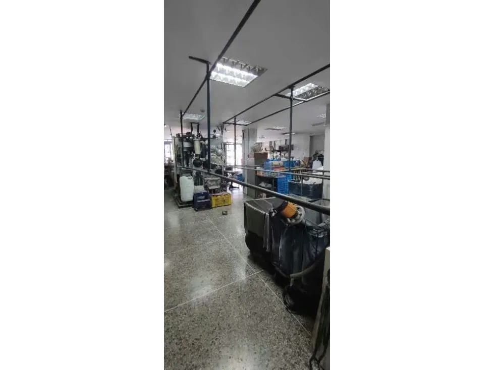 Galpón en Venta 1500m2 En Catia en avenida Principal 599.000$ - 11