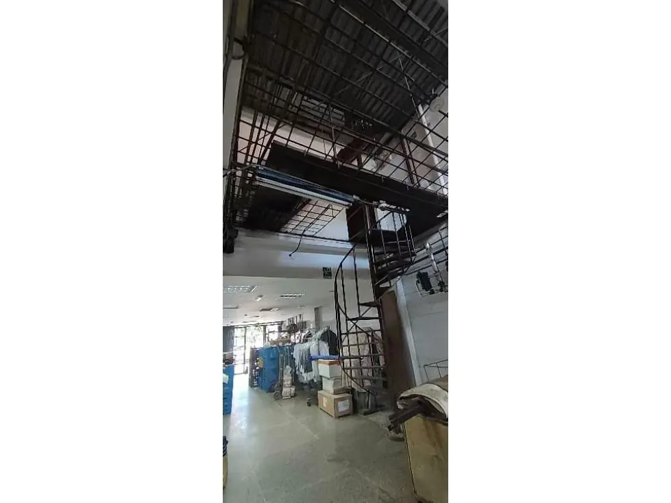 Galpón en Venta 1500m2 En Catia en avenida Principal 599.000$ - 12