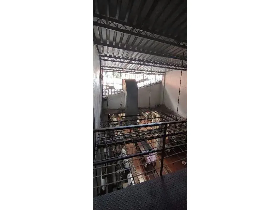 Galpón en Venta 1500m2 En Catia en avenida Principal 599.000$ - 13