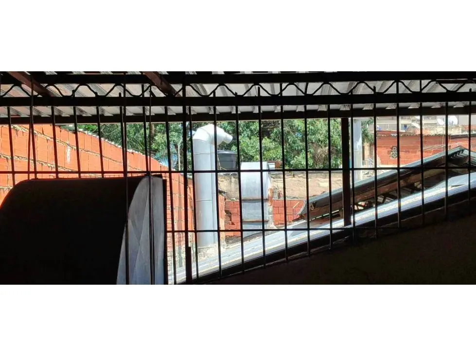 Galpón en Venta 1500m2 En Catia en avenida Principal 599.000$ - 18