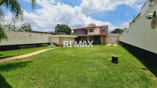 Hermosa Casa con piscina en Venta la Urb. Las Morocha, San Diego - 3