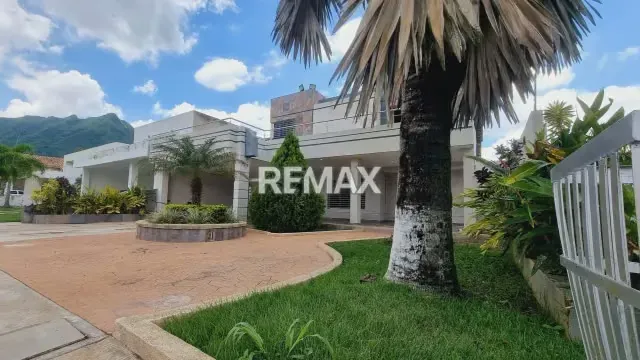 Hermosa Casa con piscina en Venta la Urb. Las Morocha, San Diego - 9