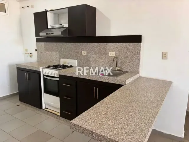 EN VENTA APARTAMENTO DE CERCANO A LA PLAYA OPERATIVO EN CONJUNTO RESIDENCIAL GOLFETE DE CUARE CHICHIRIVICHE - 2