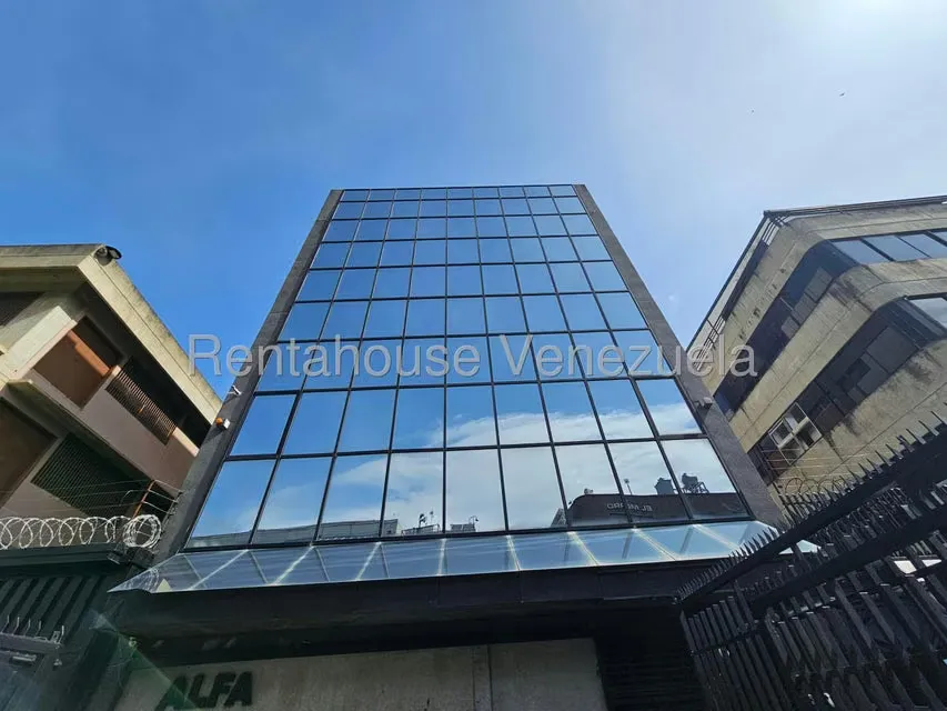 Local Comercial en Alquiler en La Urbina, Distrito Metropolitano