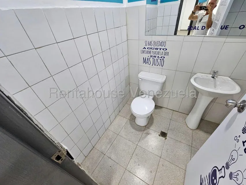 Local Comercial en Alquiler en La Urbina, Distrito Metropolitano - 11