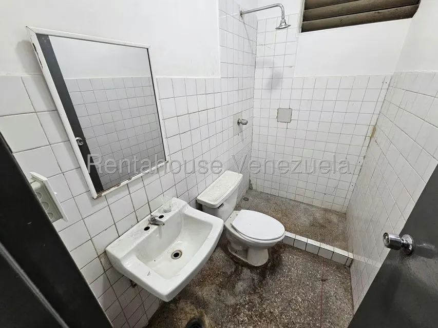 Local Comercial en Alquiler en La Urbina, Distrito Metropolitano - 12