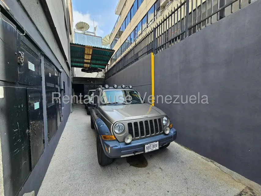 Local Comercial en Alquiler en La Urbina, Distrito Metropolitano - 2
