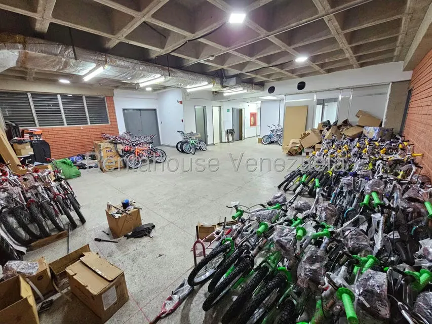 Local Comercial en Alquiler en La Urbina, Distrito Metropolitano - 6