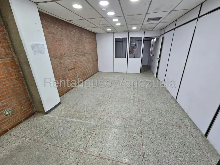 Local Comercial en Alquiler en La Urbina, Distrito Metropolitano - 7