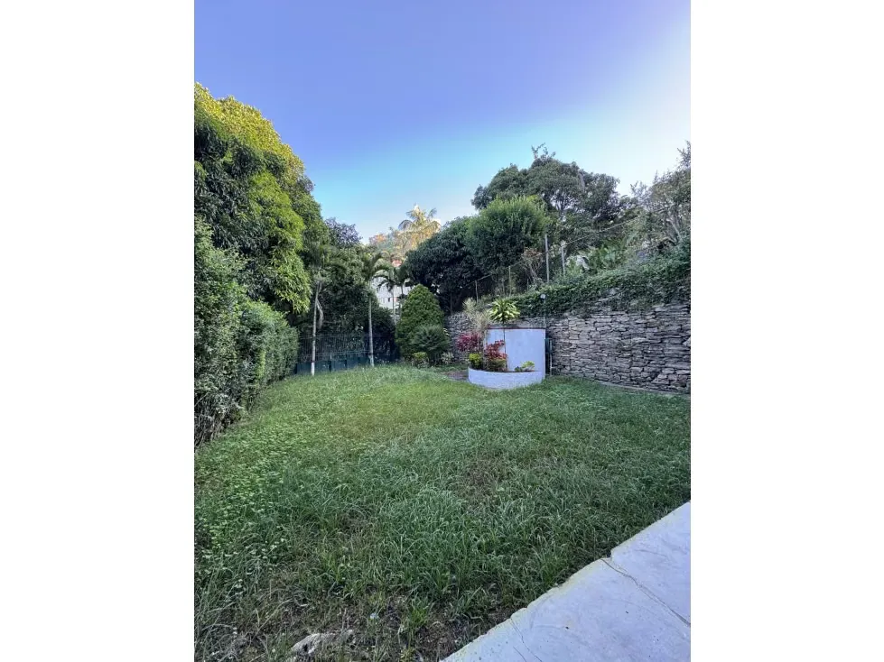 CASA EN VENTA 369 M2 - URB. SANTA ROSA DE LIMA - 17