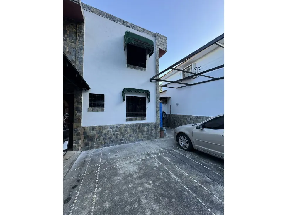 CASA EN VENTA 369 M2 - URB. SANTA ROSA DE LIMA - 18