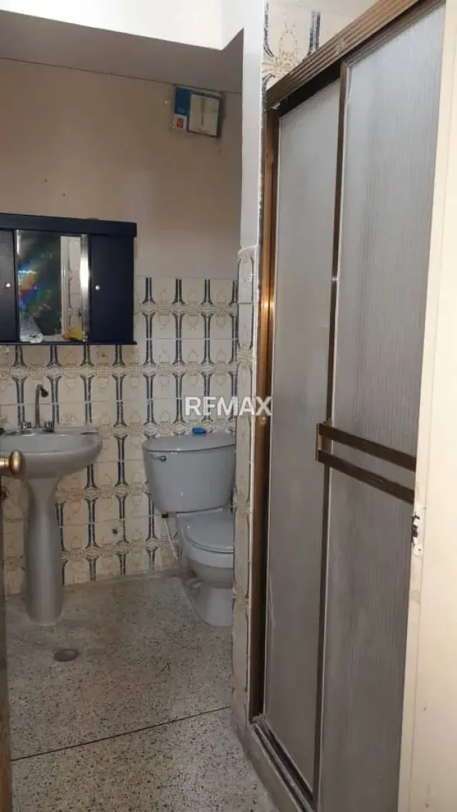 En Venta Apartamento en Residencias El Rosario, Av Libertador - 8
