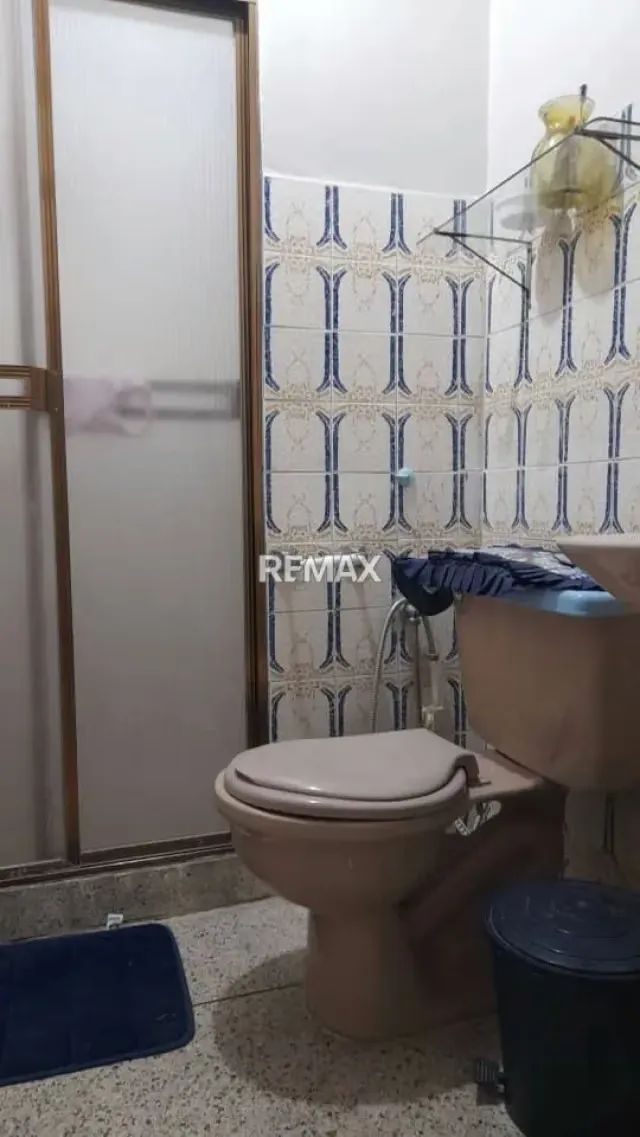 En Venta Apartamento en Residencias El Rosario, Av Libertador - 10