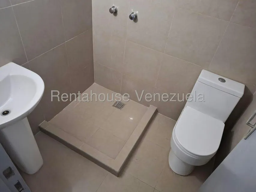 Local Comercial en Alquiler en Chuao, Distrito Metropolitano - 11