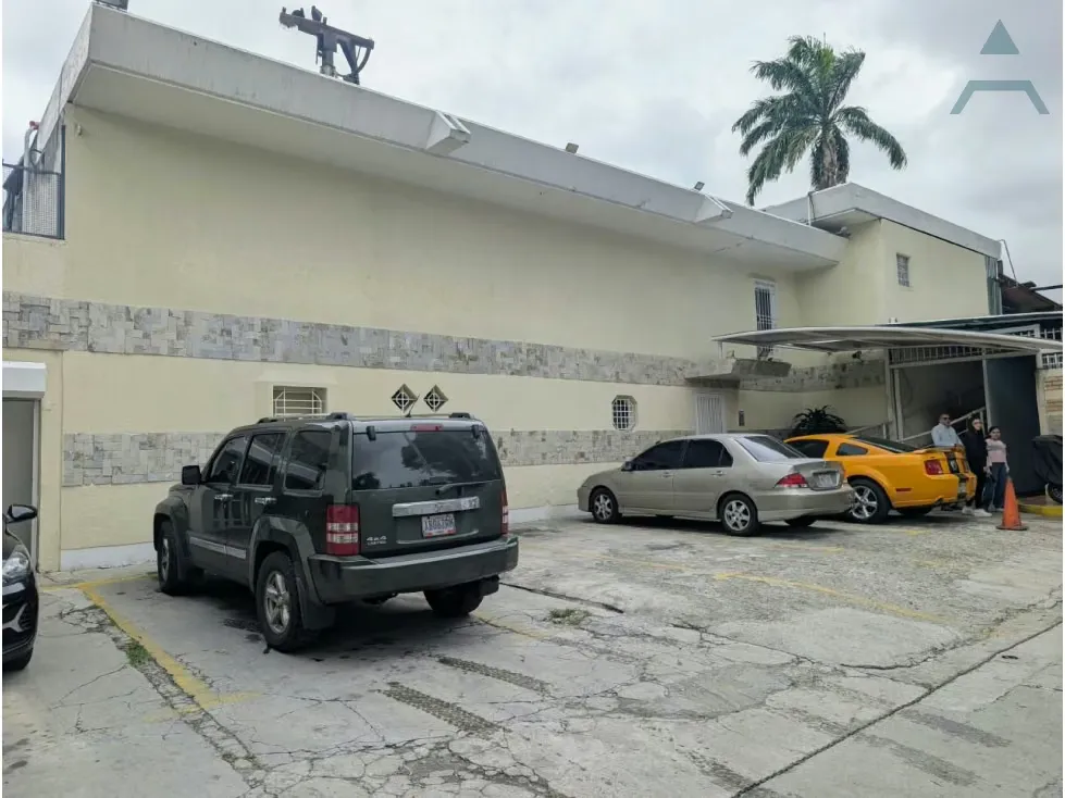 Se vende Casa Comercial/Clinica 1.200m² Chuao