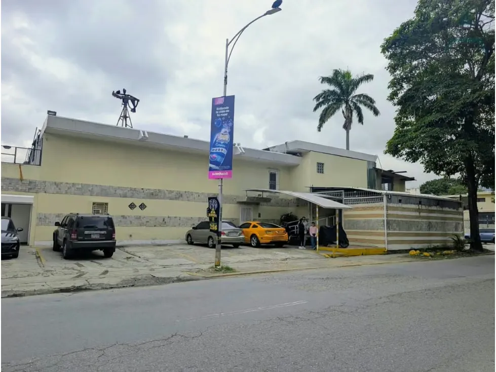 Se vende Casa Comercial/Clinica 1.200m² Chuao - 2