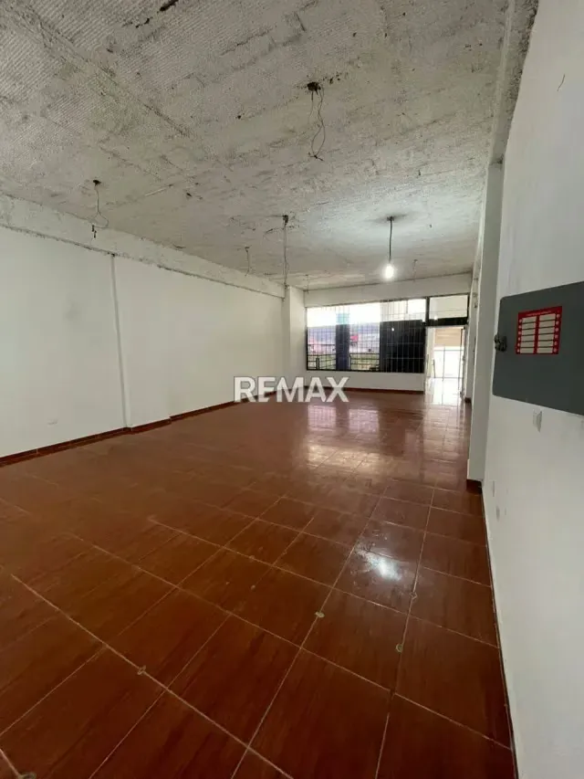 Local Comercial en alquiler C.C Tacarigua zona industrial - 4