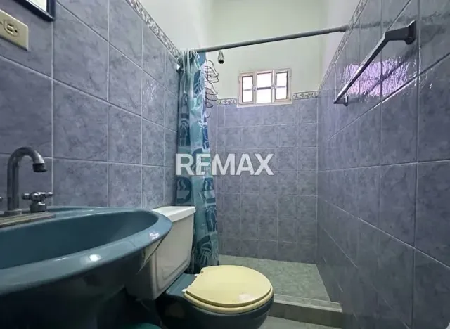 Casa en Venta, Urbanización Santa Irene - 14