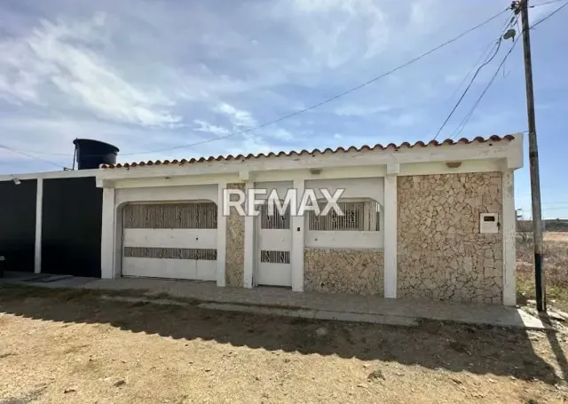 Casa en Venta, Urbanización Santa Irene - 2