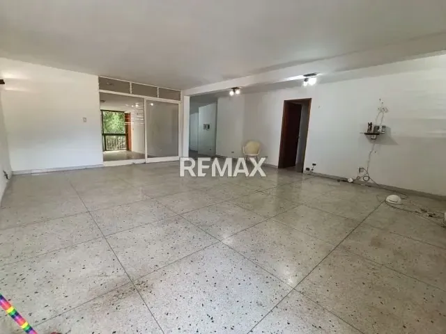 Hermosa casa en venta - Urbanización Miranda - 2