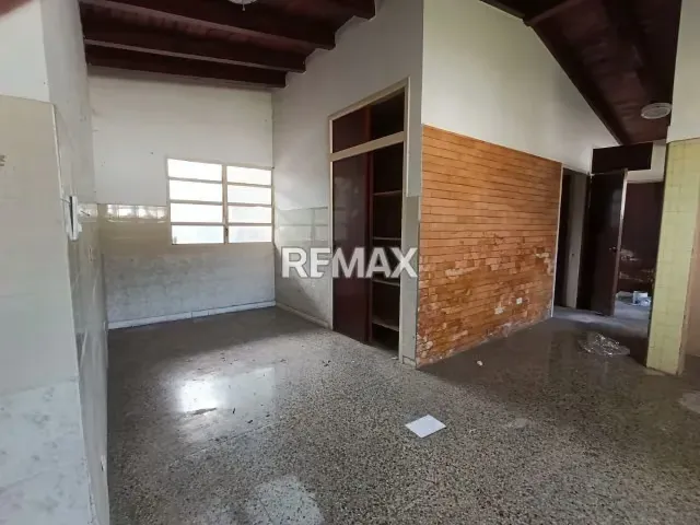 Hermosa casa en venta - Urbanización Miranda - 10