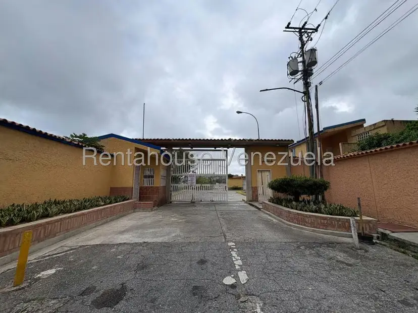 Townhouse (Duplex) en Venta en Municipio Guaicaipuro, Miranda