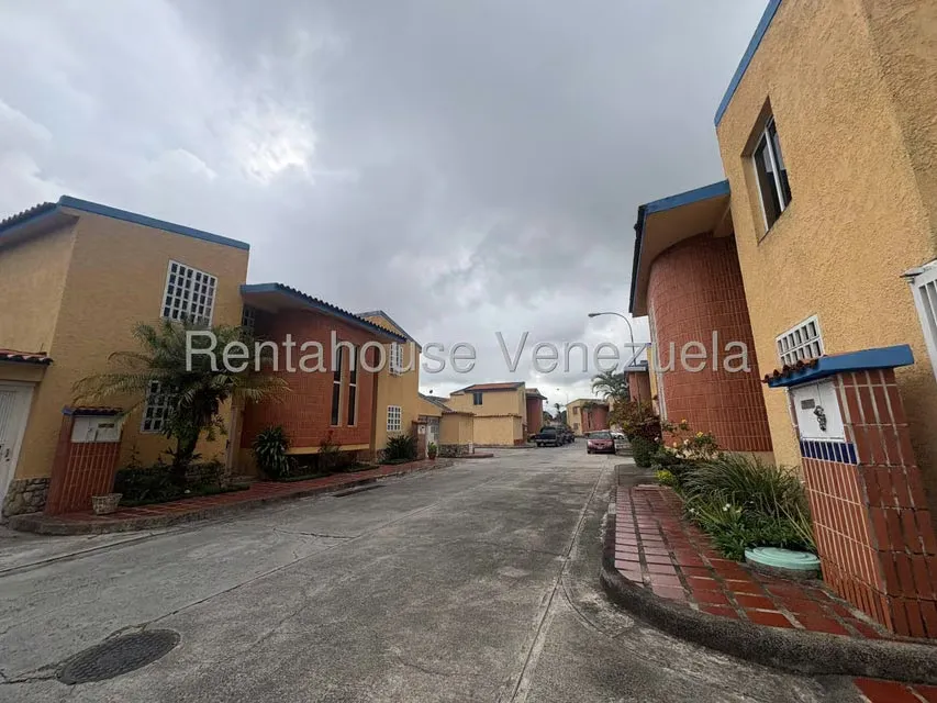 Townhouse (Duplex) en Venta en Municipio Guaicaipuro, Miranda - 3