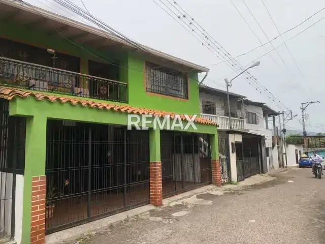 Casa de 2 niveles doble propósito en Gallardin , Palo Gordo