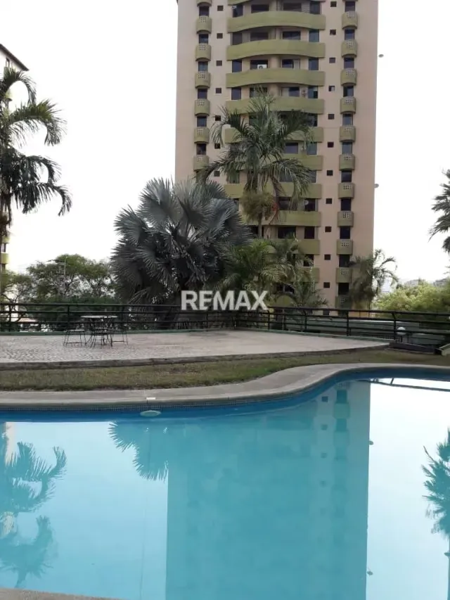 EN VENTA APARTAMENTO EN RES. ALTOS DEL MIRADOR EN GUATAPARO