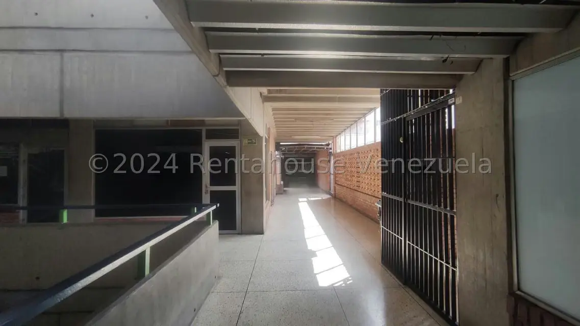 Local Comercial en Venta en Centro, Lara - 32