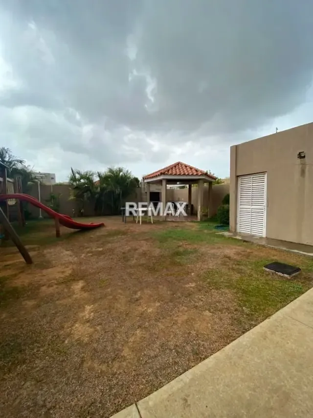 Townhouse en C.R Las Islas, Avenida Goajira. En Venta - 8